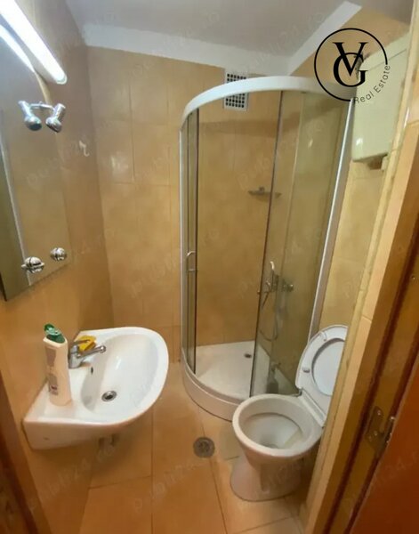 Universitate, Victoriei, Regina Elisabeta garsoniera